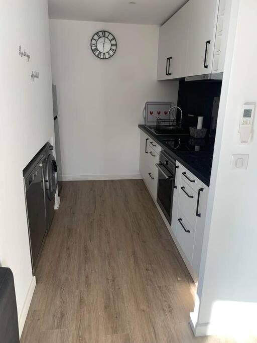 Duplex Au Coeur Du Village De Кассі Екстер'єр фото