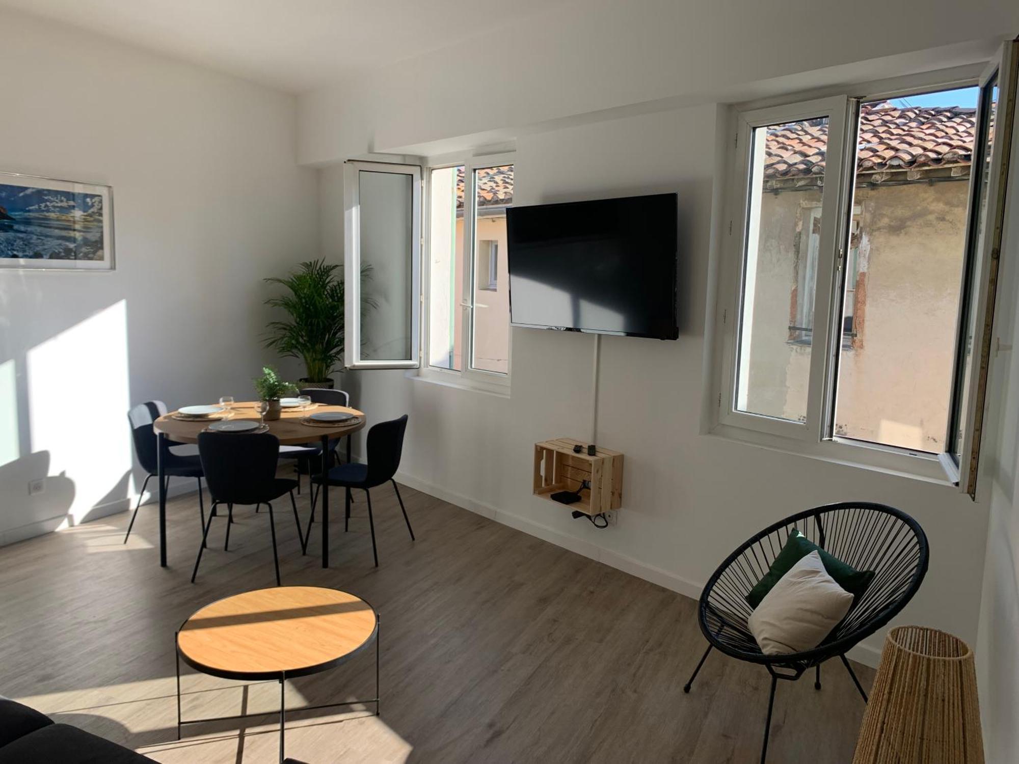 Duplex Au Coeur Du Village De Кассі Екстер'єр фото